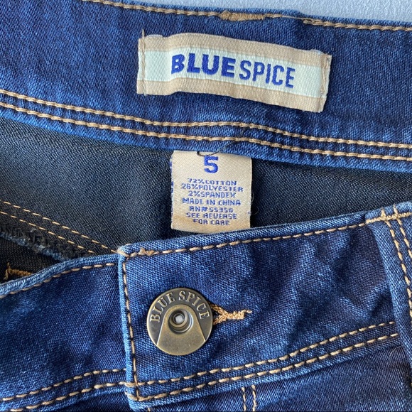 Blue Spice Sz5 stretchy Jean Shorts - Picture 3 of 5